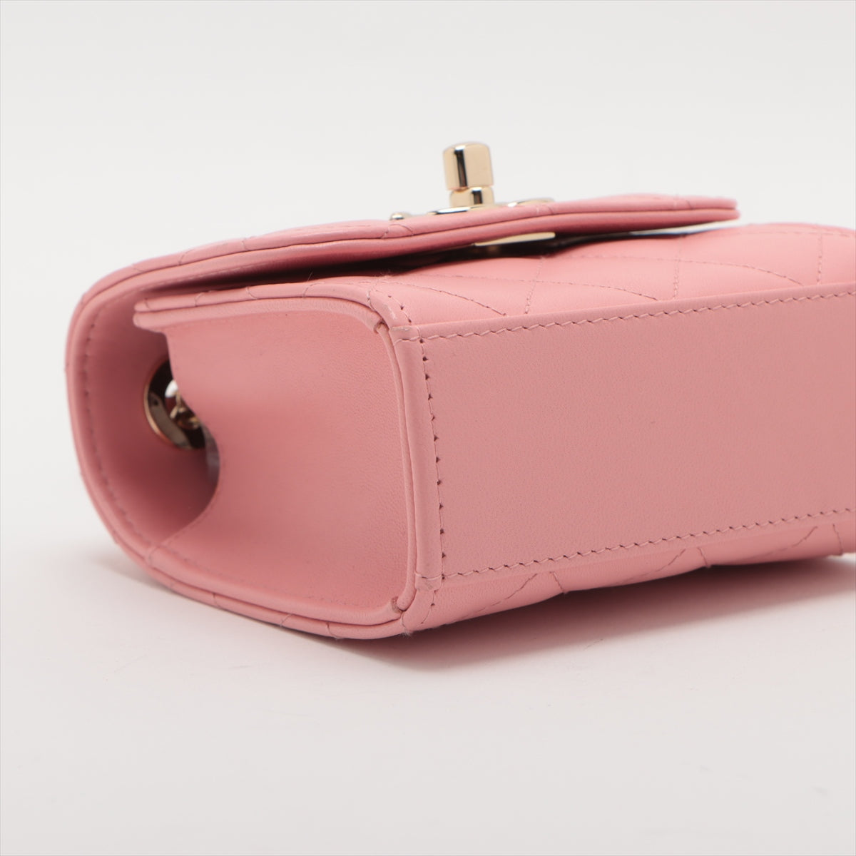 Chanel Mini Matrasse Single Chain Single Chain Bag Pink G A81633
