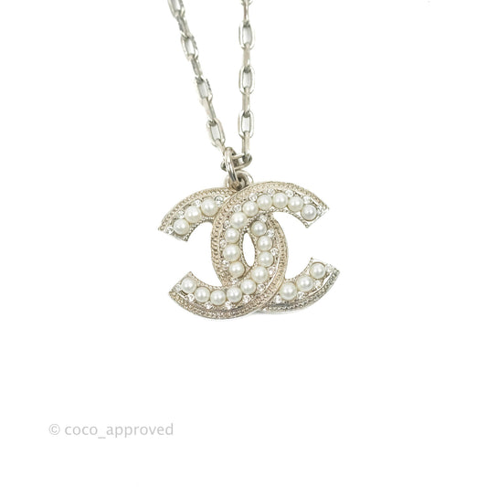 Chanel CC Pearl Necklace Silver Tone 18P