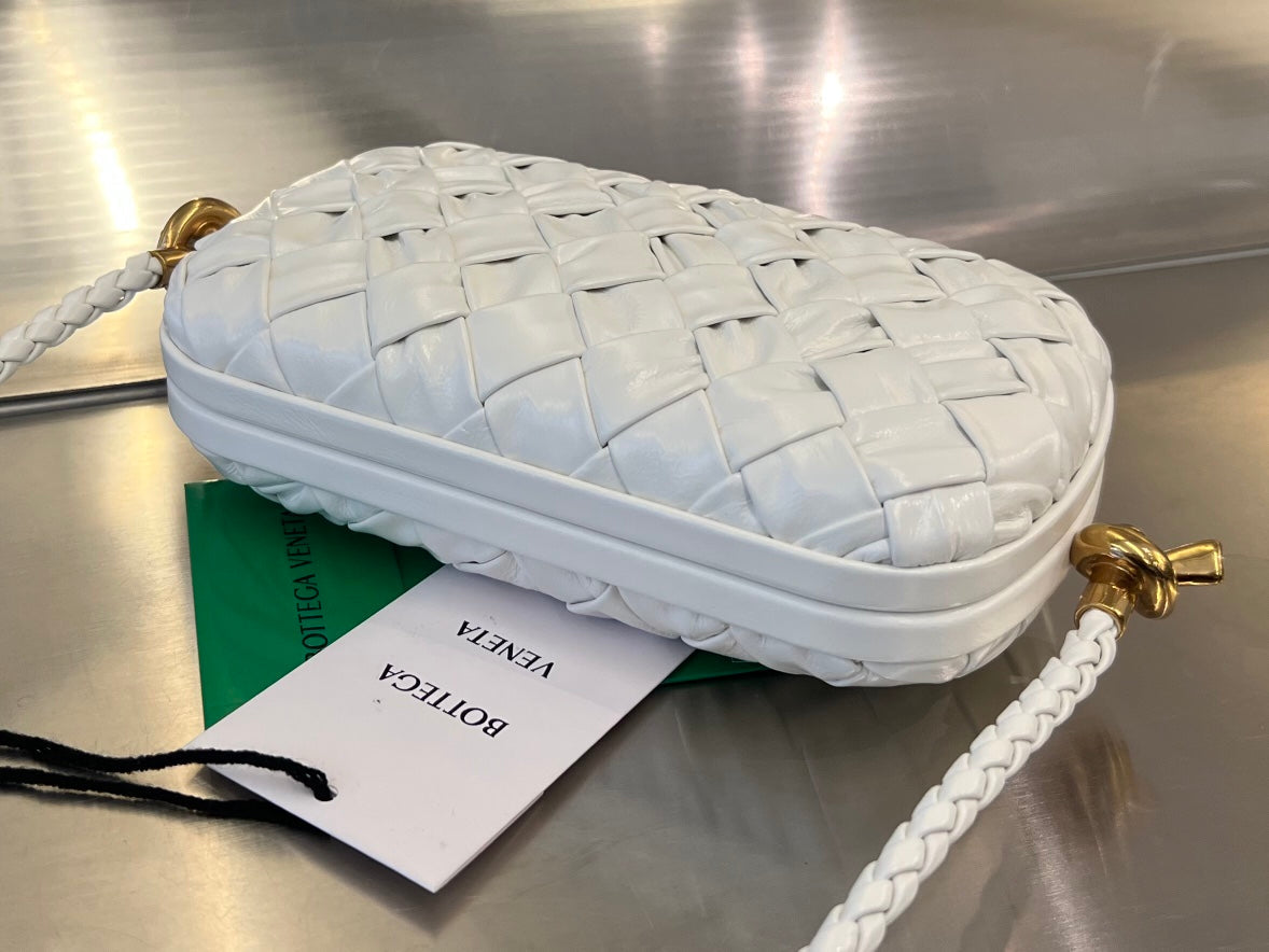 Luxury Bottega Veneta KNOT 20 IN WHITE LAMBSKIN WITH CHAIN