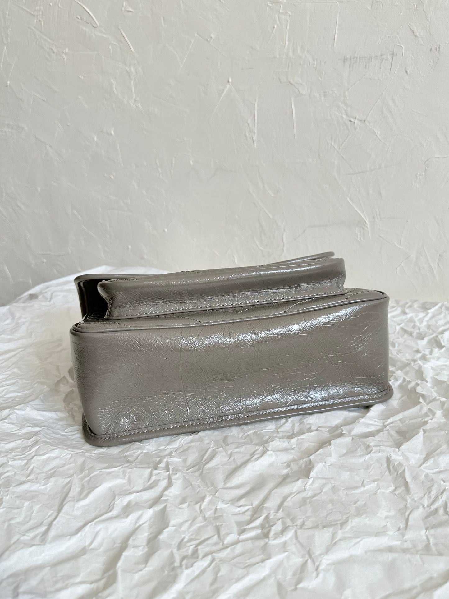Luxury Saint Laurent YSL Niki Medium Bag 28cm Grey Crinkled Vintage Leather