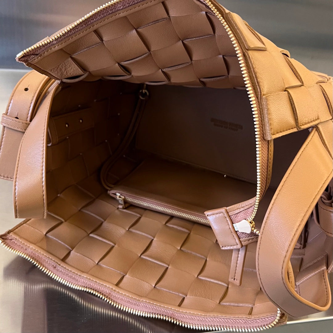 Luxury Bottega Veneta MEDIUM 28 CASSETTE PEANUT BROWN LAMBSKIN