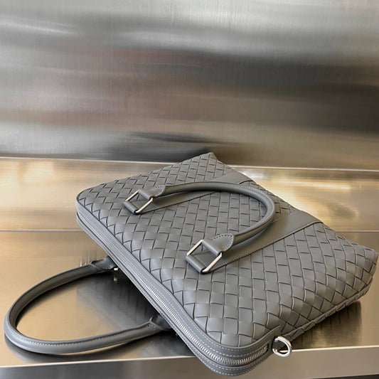 Luxury Bottega Veneta SLIM INTRECCIATO BRIEFCASE 36 GREY CALFSKIN