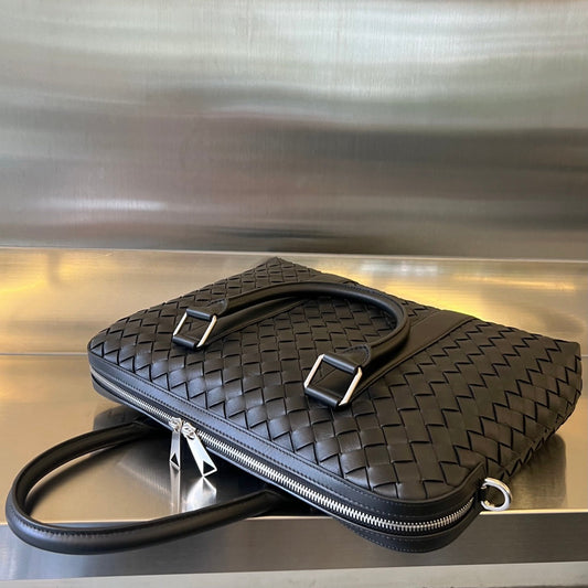 Luxury Bottega Veneta SLIM INTRECCIATO BRIEFCASE 36 BLACK CALFSKIN