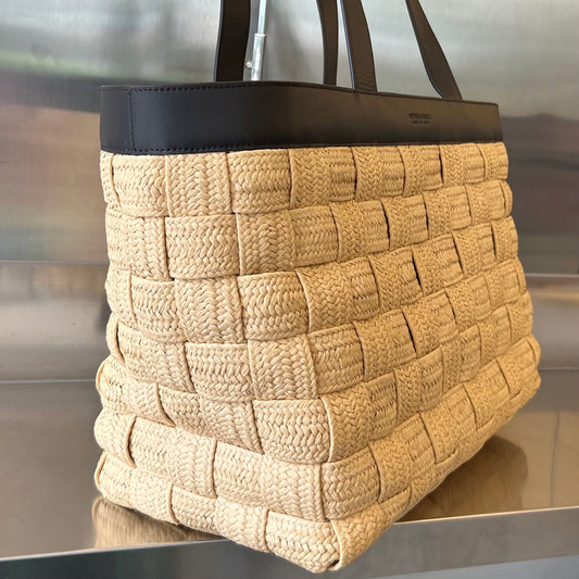 Luxury Bottega Veneta CASSETTE 44 TOTE BEIGE AND BLACK VISCOSE