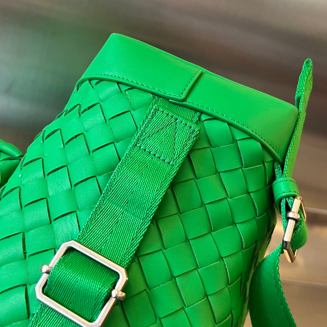 Luxury Bottega Veneta BACKPACK 42 IN PARAKEET GREEN CALFSKIN