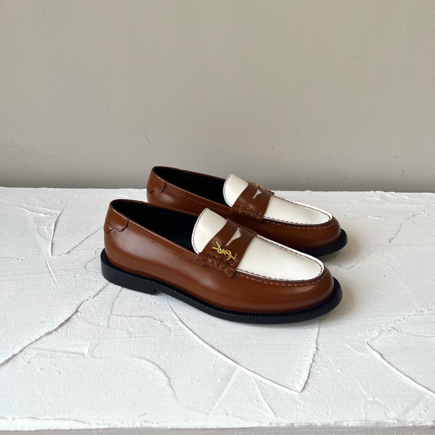 Luxury Saint Laurent SL LE LOAFER BROWN AND WHITE CALFSKIN