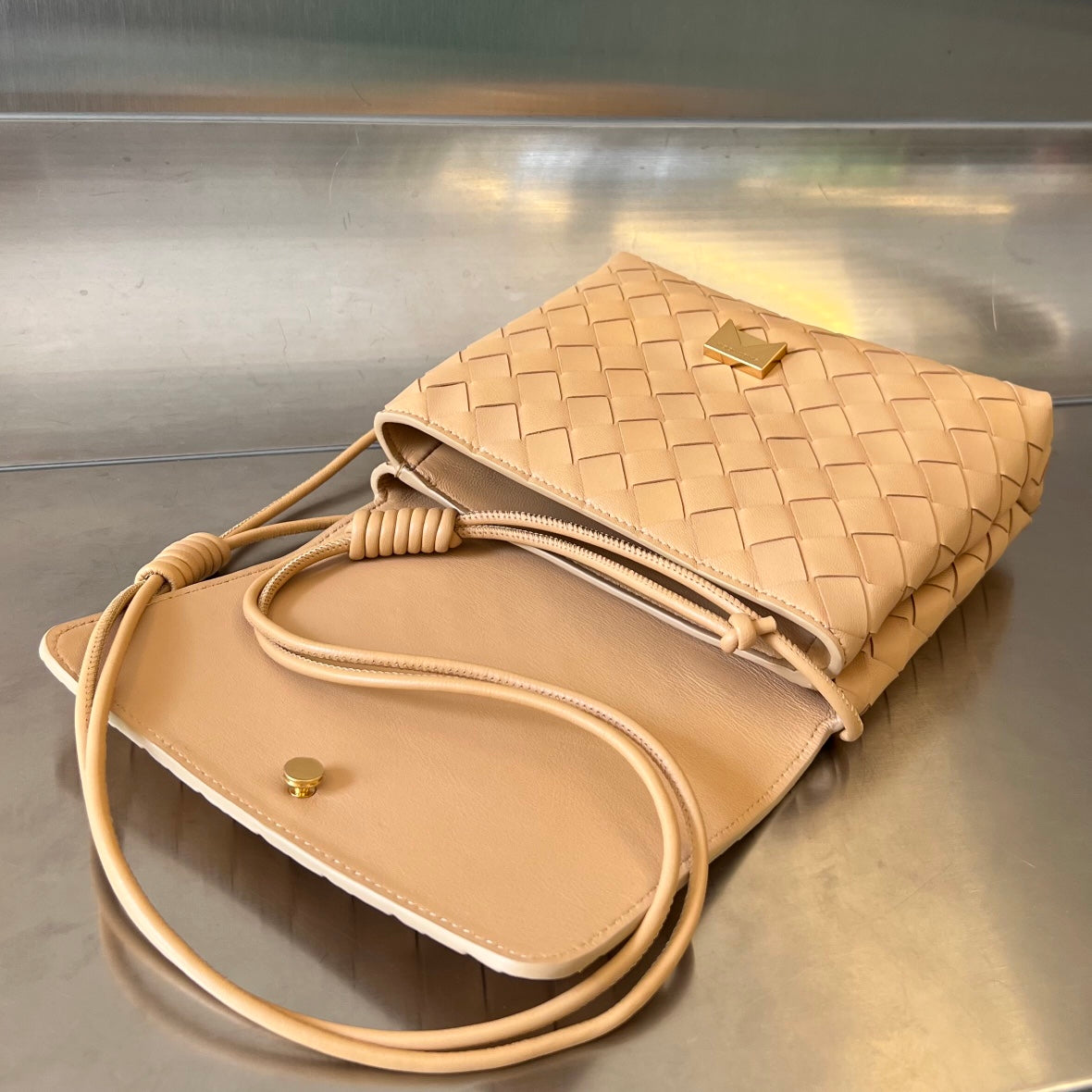 Luxury Bottega Veneta BV Mini Crossbody Bag 19cm Beige Calfskin Ghw