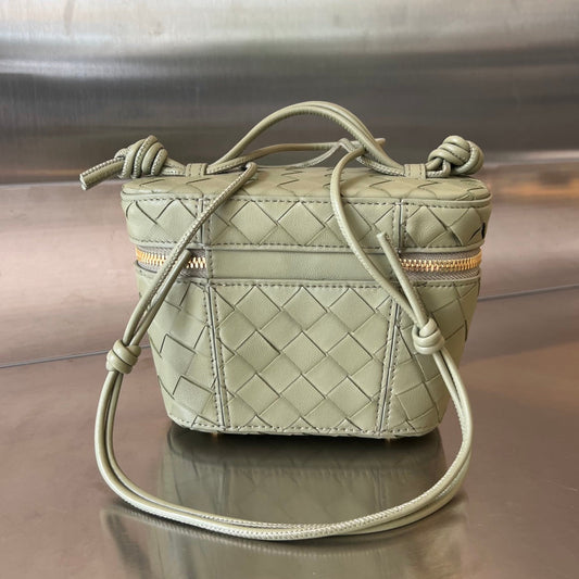 Luxury Bottega Veneta MINI VANITY CASE 18 IN OLIVE GREEN LAMBSKIN