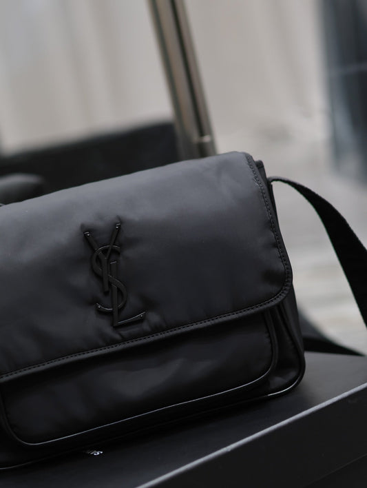 Luxury Saint Laurent NIKI MEDIUM 28 IN BLACK NYLON