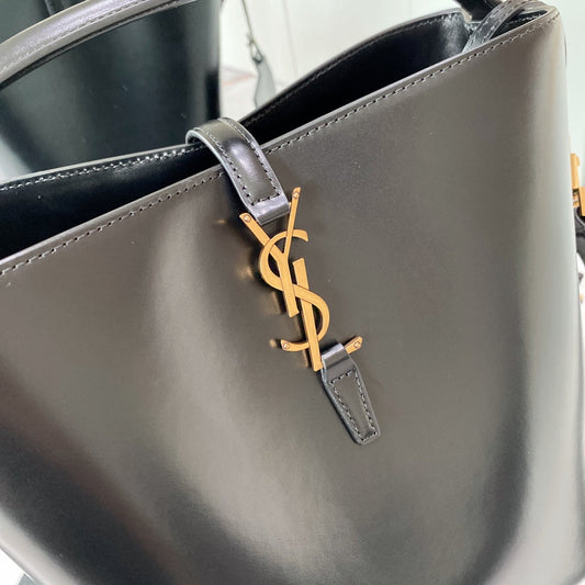 Luxury Saint Laurent le 37 20cm black shiny calfskin
