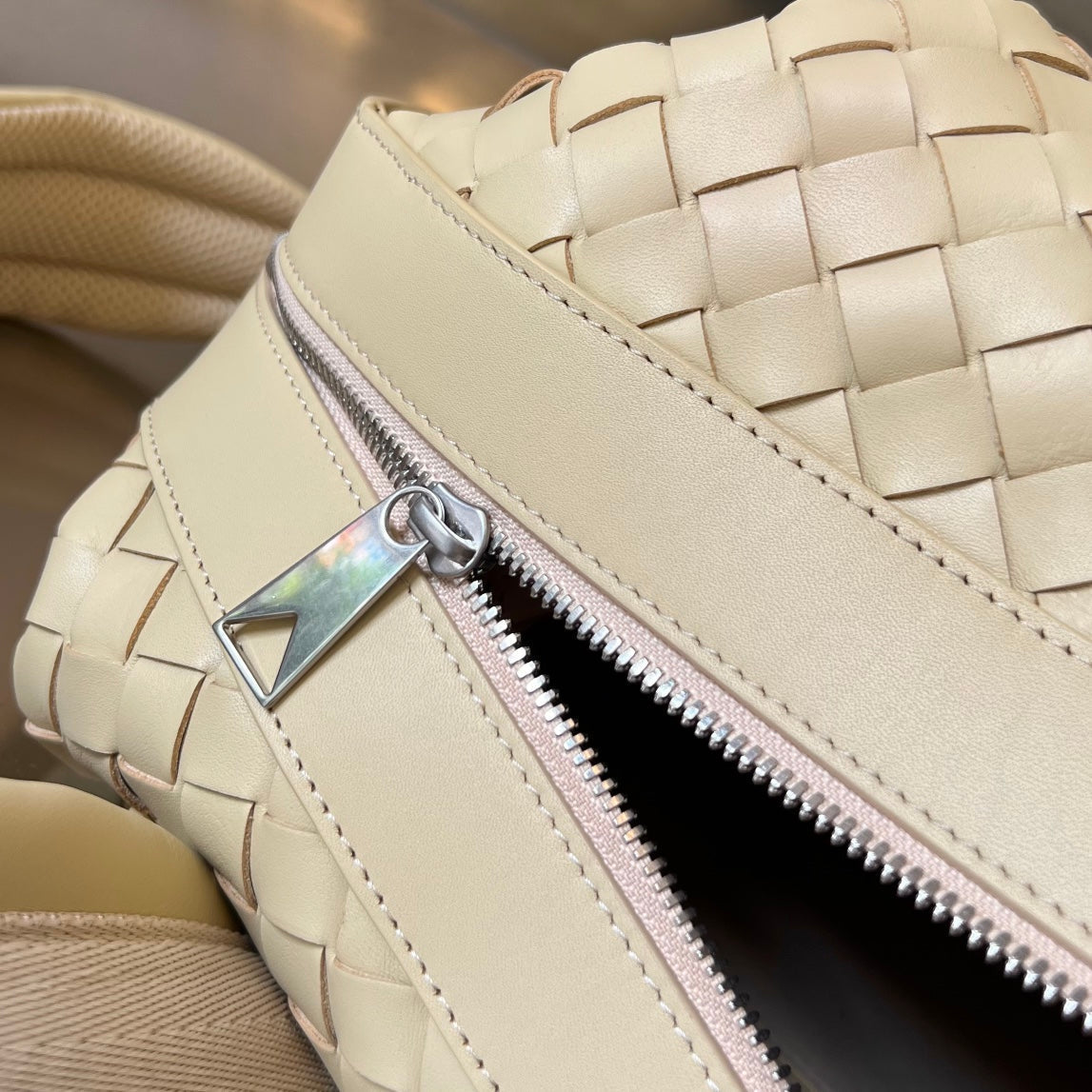 Luxury Bottega Veneta BACKPACK 42 IN BEIGE CALFSKIN