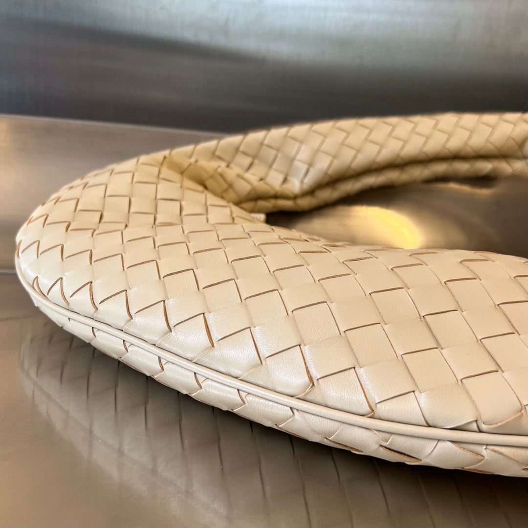 Luxury Bottega Veneta BUDDY 59 BAG IN DARK CREAM CALFSKIN