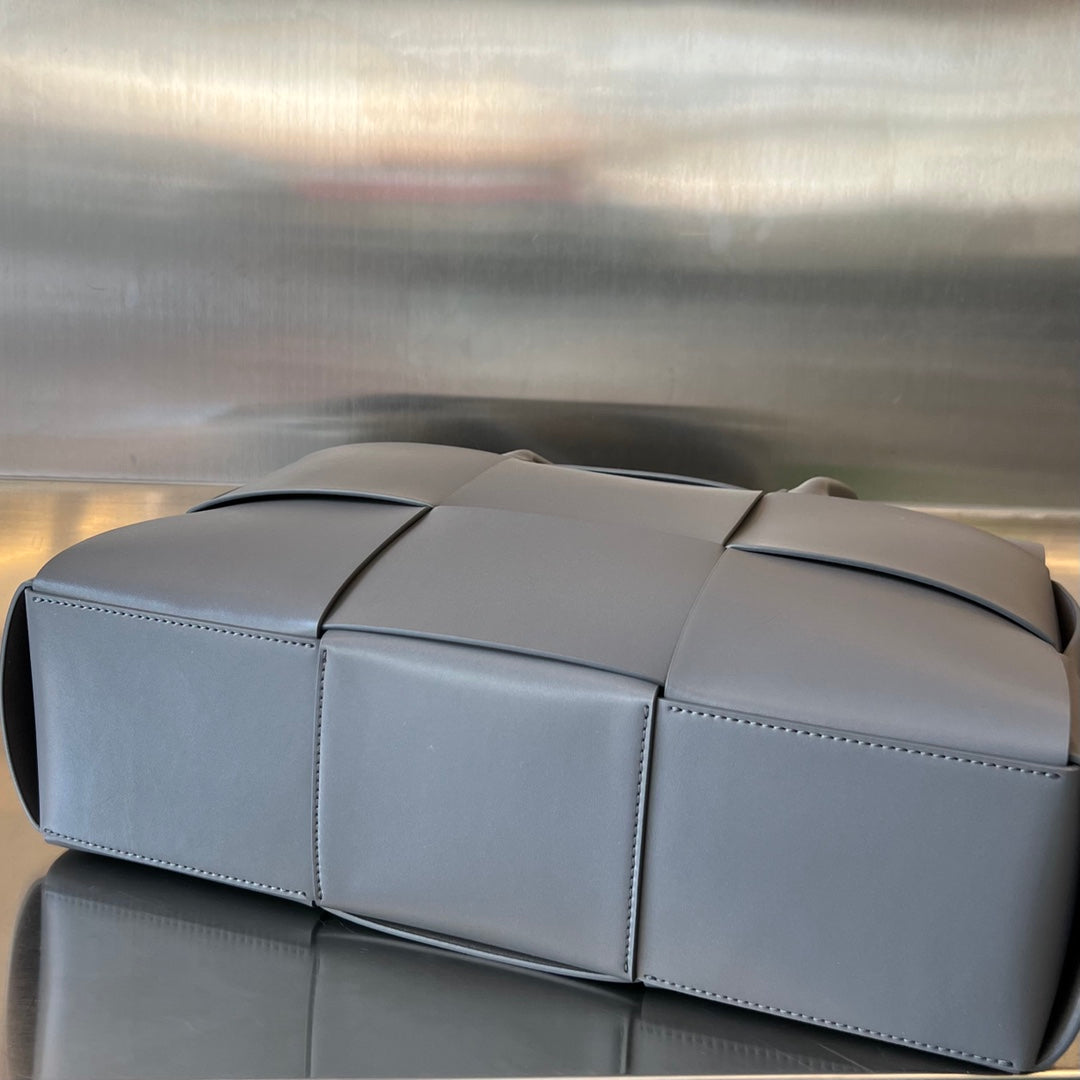 Luxury Bottega Veneta ARCO 36 BAG IN GRAY LAMBSKIN