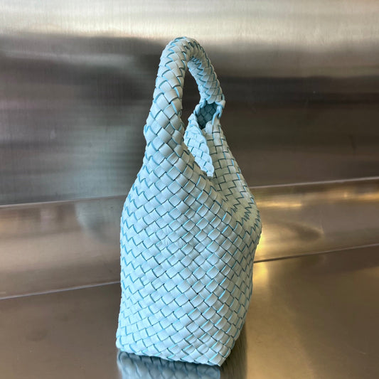 Luxury Bottega Veneta CABAT BUCKET 35 IN BLUE SKY LAMBSKIN