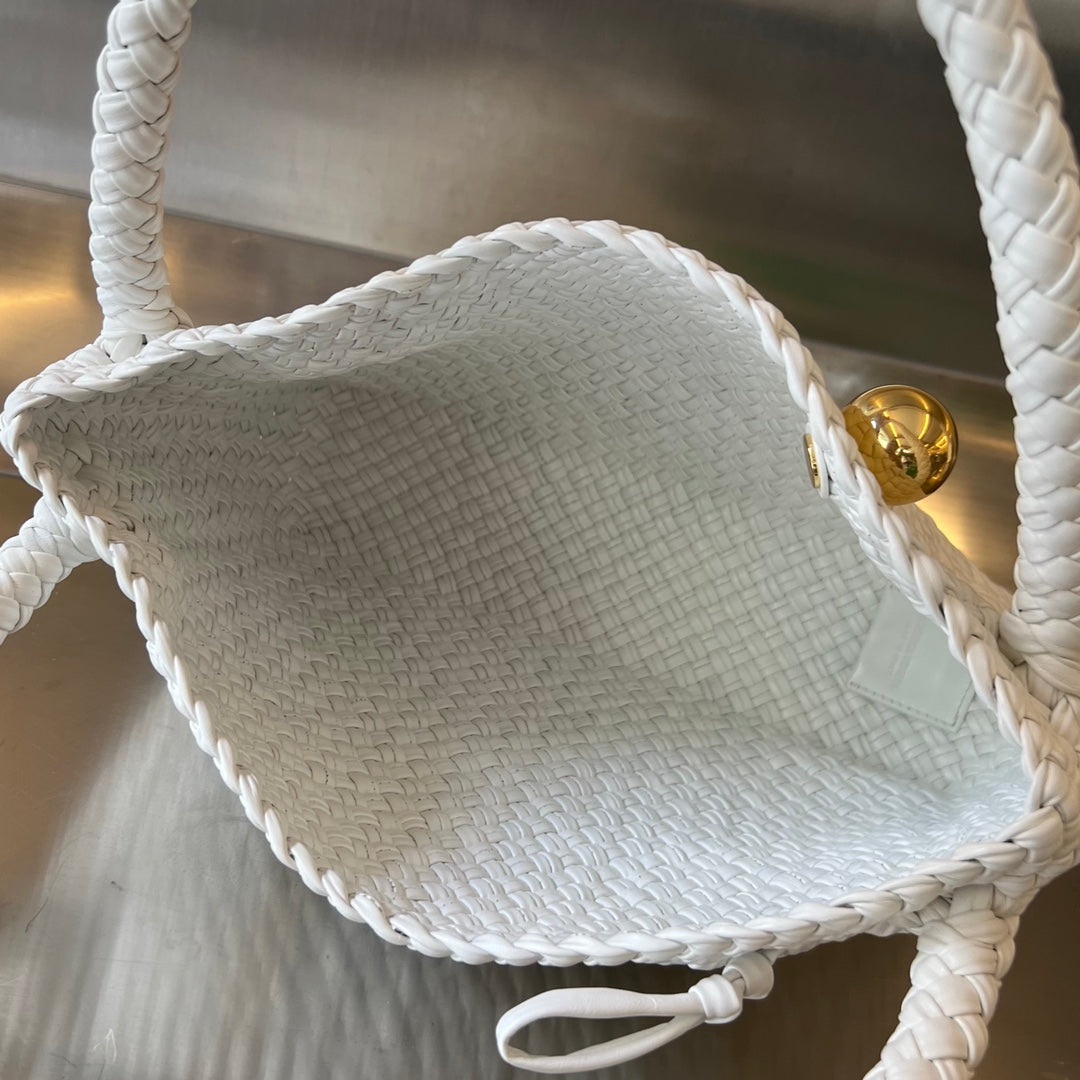 Luxury Bottega Veneta TOSCA 27 BAG IN WHITE CALFSKIN