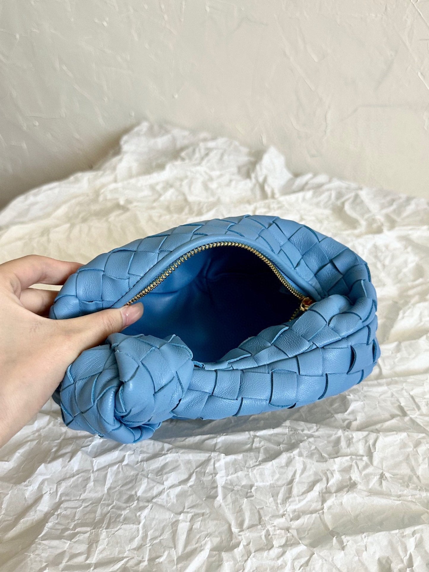 Luxury Bottega Veneta mini jodie 28 blue lambskin