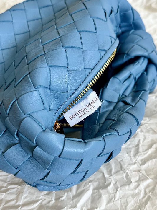 Luxury Bottega Veneta mini jodie 28 blue lambskin