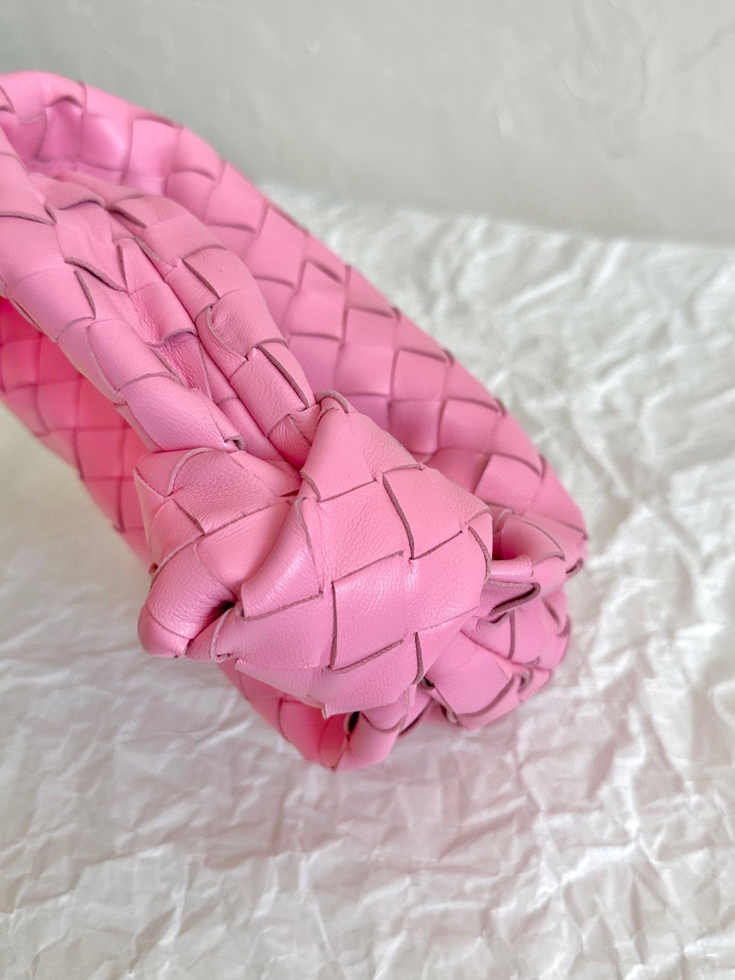 Luxury Bottega Veneta mini jodie 28 pink lambskin