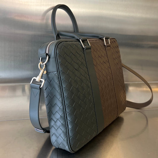 Luxury Bottega Veneta LARGE INTRECCIATO 40 BRIEFCASE IN LIGHT BROWN MIX DARK GREEN CALFSKIN