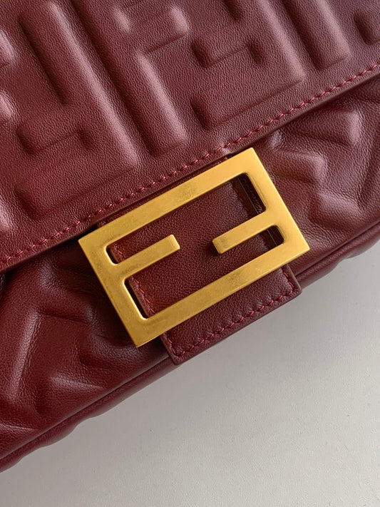 Luxury FendiFend Baguette 27 Bag With FF Motif Burgundy Leather Ghw