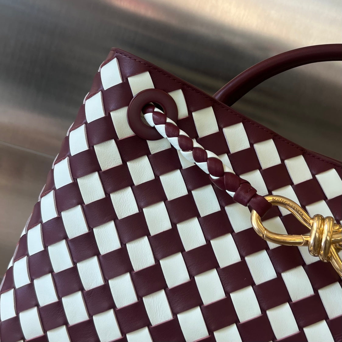 Luxury Bottega Veneta MEDIUM ANDIAMO 32 IN RED WHITE CALFSKIN