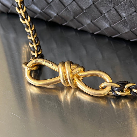 Luxury Bottega Veneta bv medium andiamo 32 chocolate lambskin