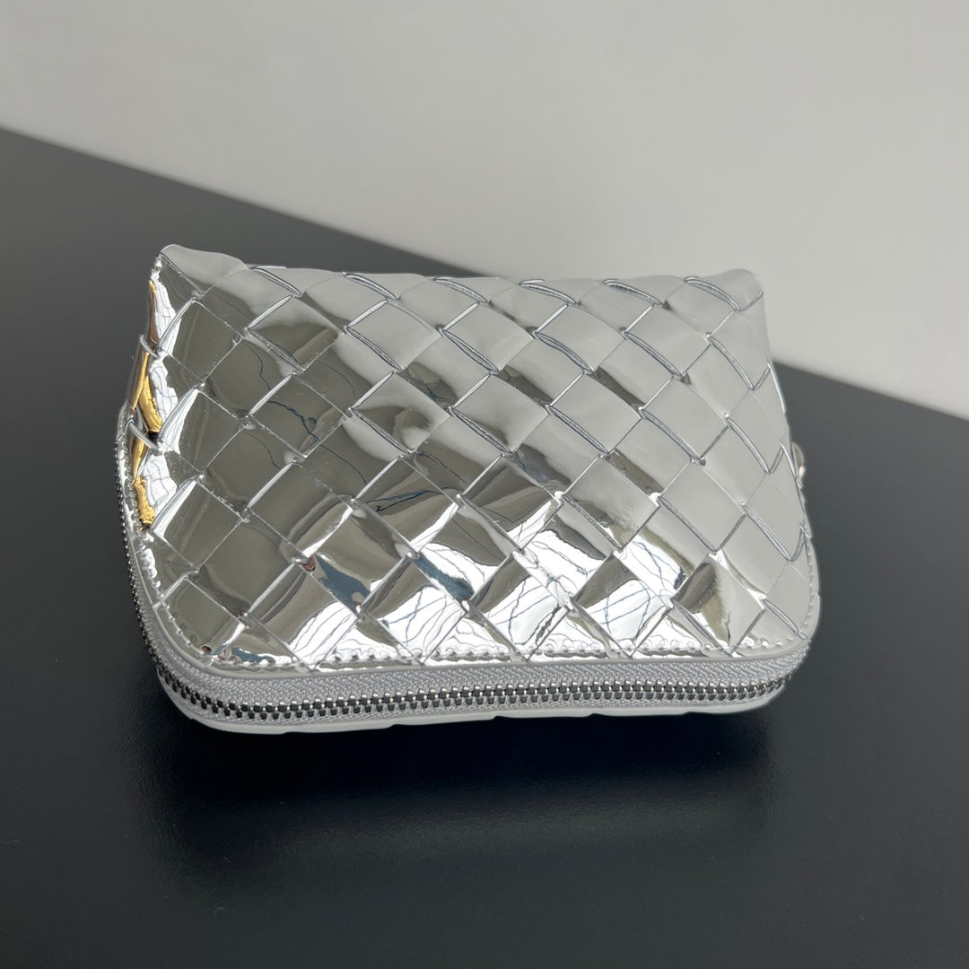 Luxury Bottega Veneta INTRECCIATO 16 BAG IN SILVER LAMBSKIN