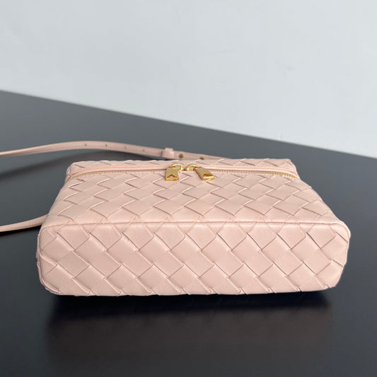 Luxury Bottega Veneta BANG BANG 22 VANITY CASE IN LIGHT PINK CALFSKIN