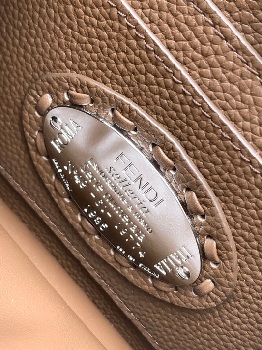 Luxury FendiPeekaboo ISeeU Petite 20 Bag Chocolate Leather Shw