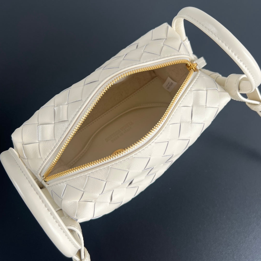 Luxury Bottega Veneta BV Loop Top Handle 19cm Cream Lambskin