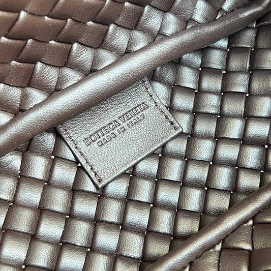 Luxury Bottega Veneta BV Small Cobble Top Handle 23cm Chocolate Lambskin