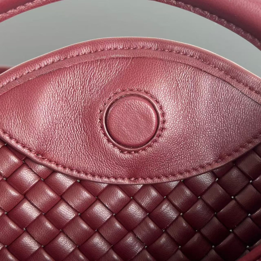 Luxury Bottega Veneta BV Small Cobble Top Handle 23cm Dark Red Lambskin