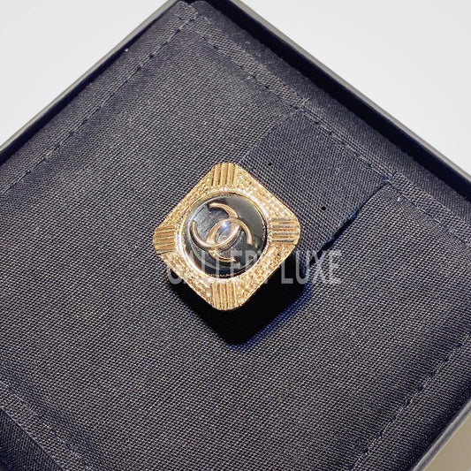 No.3306-Chanel Metal & Resin Brooch