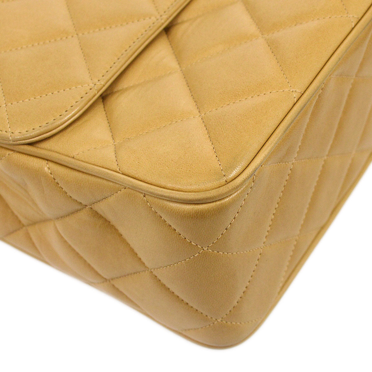Luxury Chanel 1994-1996 Beige Lambskin Straight Flap Medium