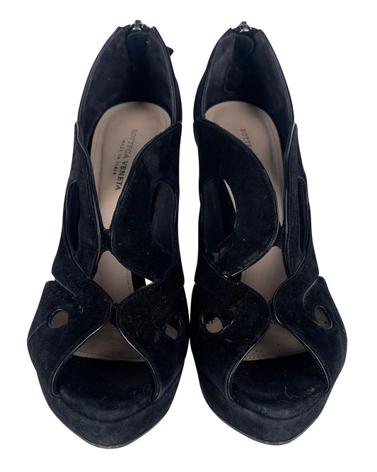 Luxury Bottega Veneta Cut Out Heels in Black Velvet