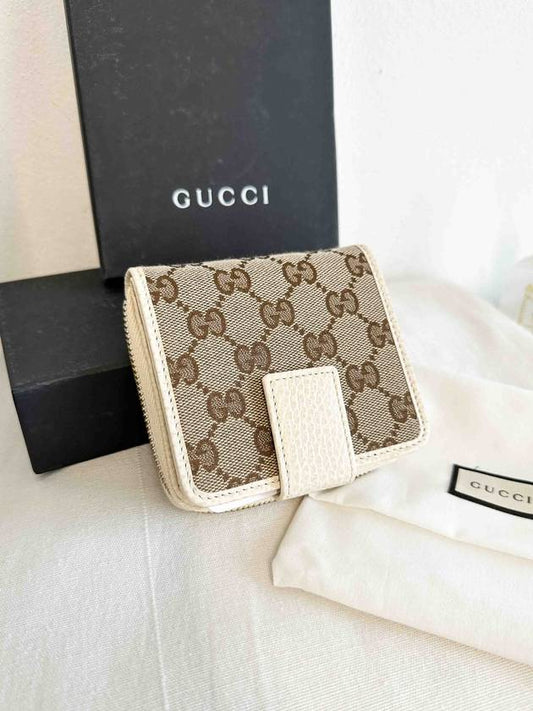 Luxury Gucci Trending 2025 GG Zipper Medium Canvas Half Wallet White Beige