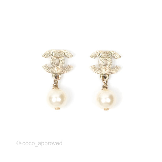 Chanel CC Pearl Drop Earrings Gold Tone 12W