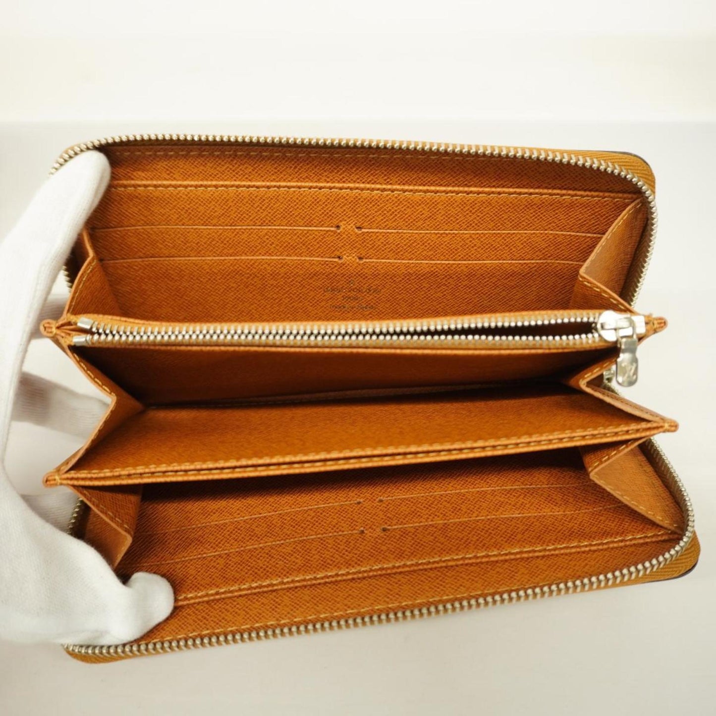Louis Vuitton Zippy Wallet Leather Wallet ()