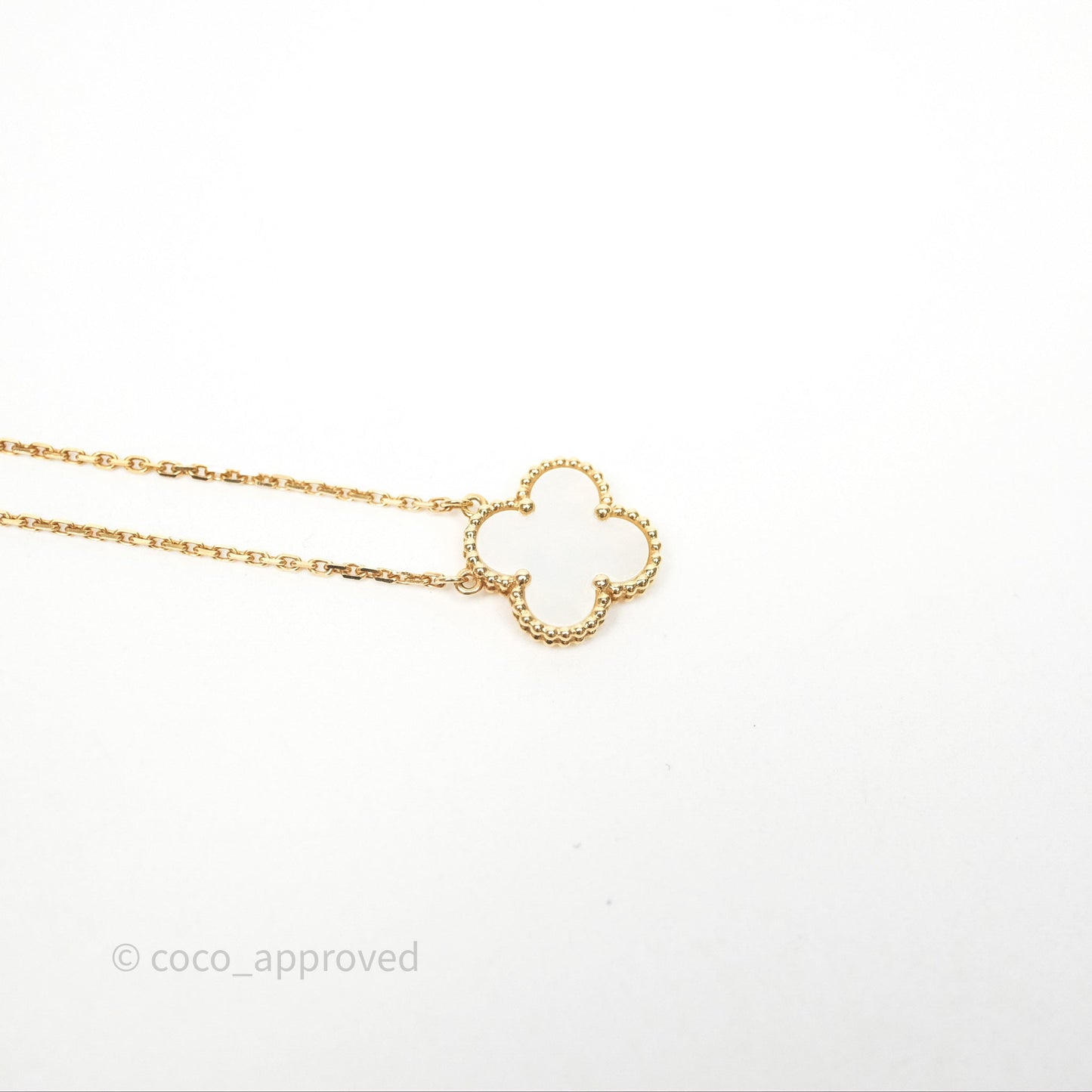 Van Cleef & Arpels Vintage Alhambra Pendant White Mother-of-pearl Yellow Gold