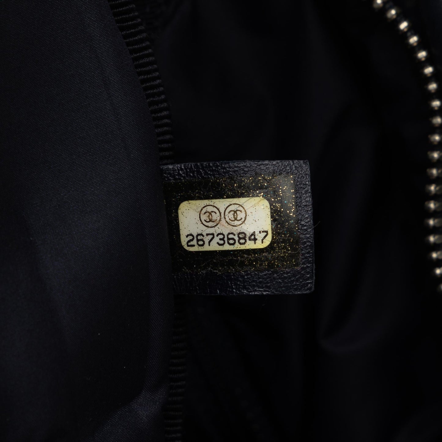 Chanel Doudoune Crossbody Bag (SHG-7ROZxM)