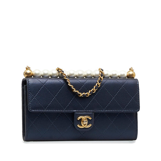 Chanel Goatskin Chic Pearls Clutch With Chain (SHG-6JqQUh)