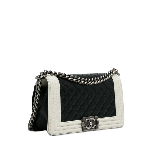 Chanel Medium Lambskin Boy Bicolor Flap Bag (SHG-MjfI80)
