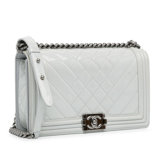 Luxury Chanel Medium Patent Boy Flap (SHG-xNr2HC)