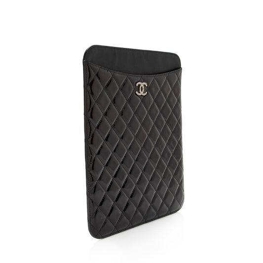 Chanel Patent Leather CC Brilliant iPad Case (SHF-NuaWXc)