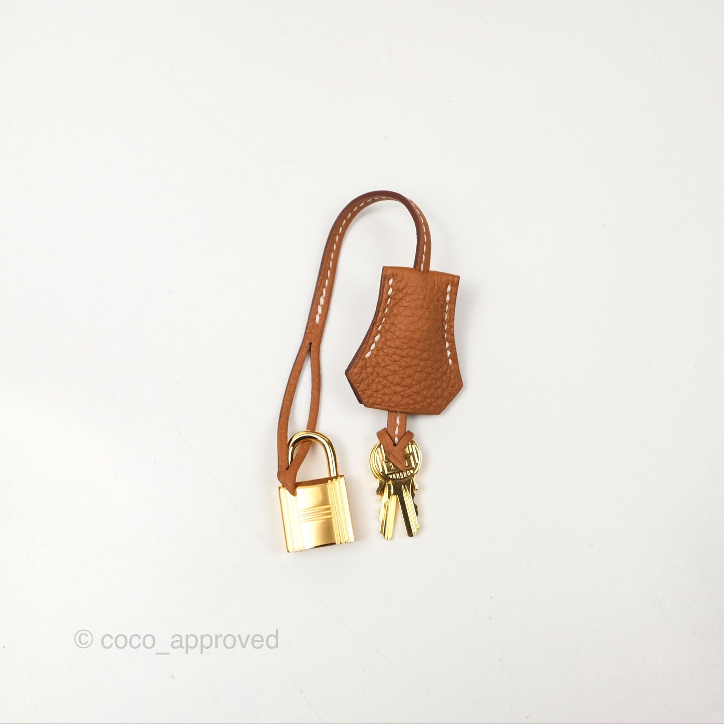 Hermès Retourne Kelly 28 Gold Togo Gold Hardware