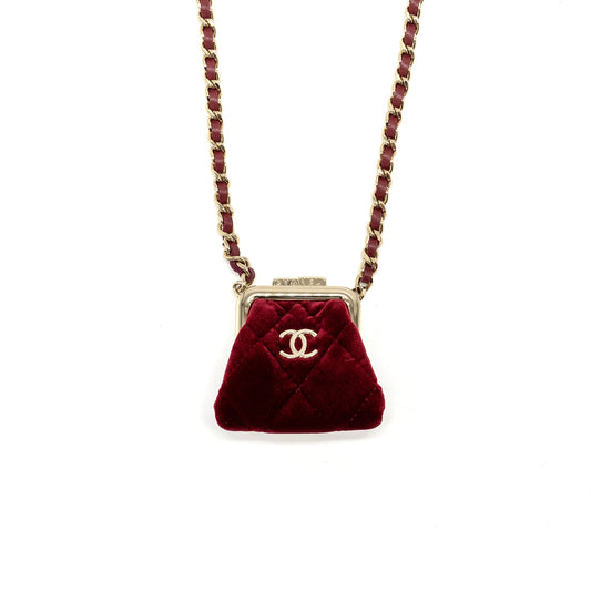 Chanel 22B mini clutch velvet red GHW (Microchip)