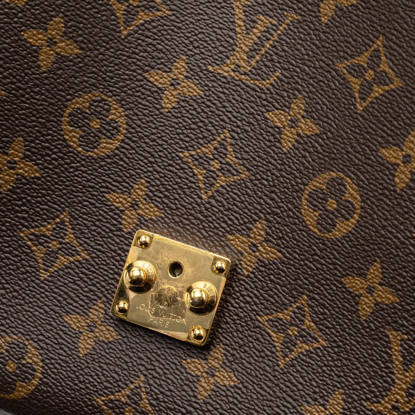 Louis Vuitton Pochette Métis Monogram Canvas GHW