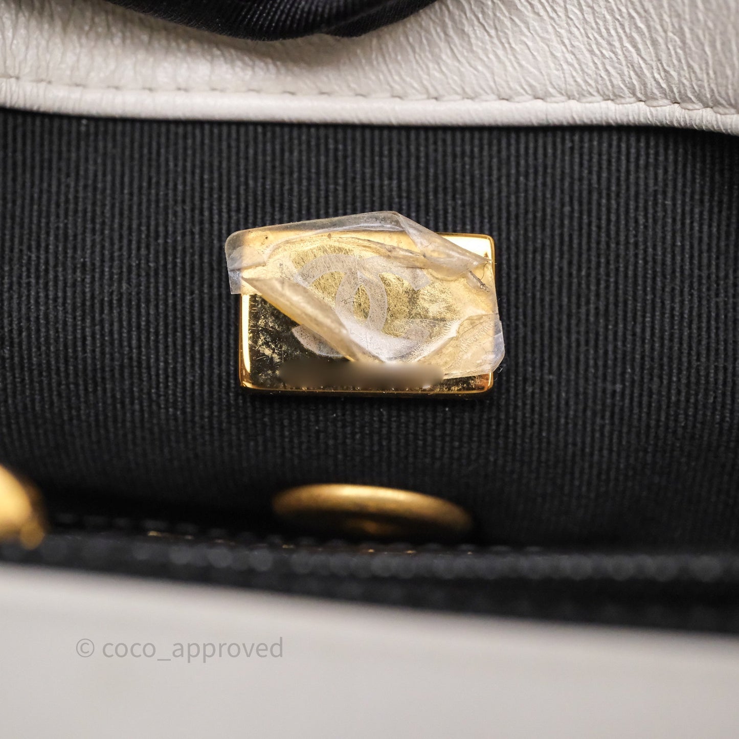 Chanel Quilted Pearl Flap Bag White Shiny Crumpled Calfskin Aged Gold Hardware 22C