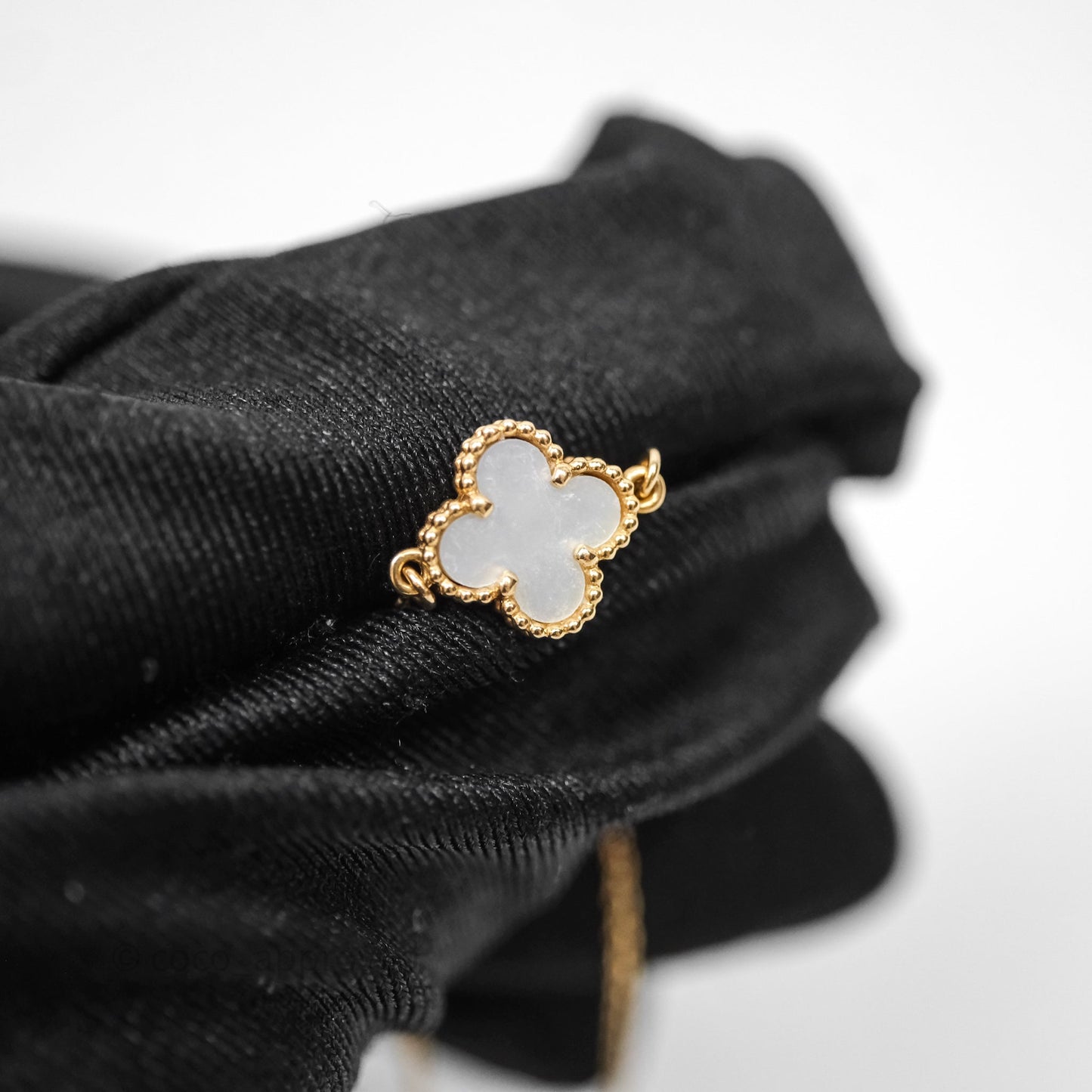 Van Cleef & Arpels Sweet Alhambra Pendant Bracelet White Mother-of-pearl Gold