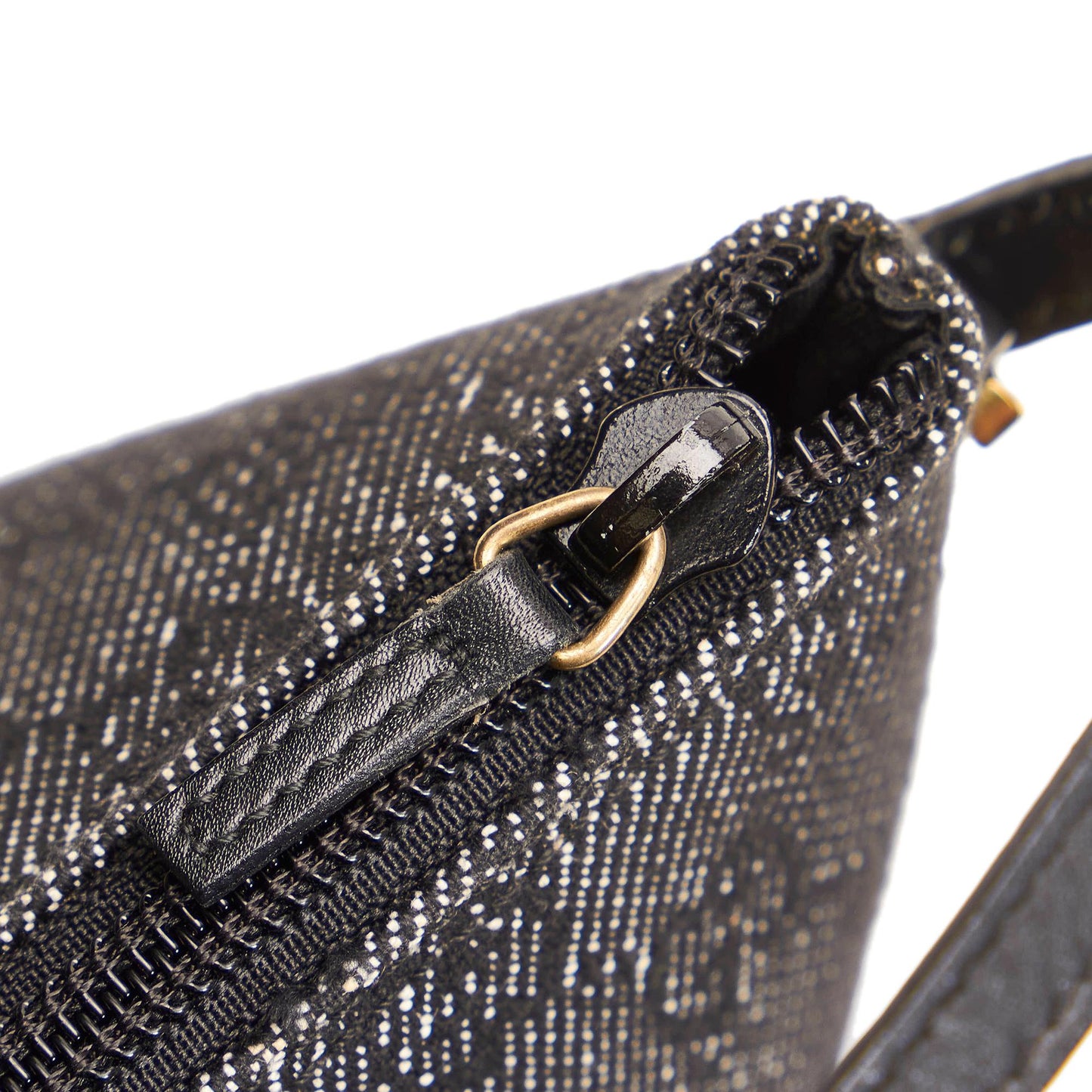 Gucci GG Canvas Boat Baguette (SHG-32025)